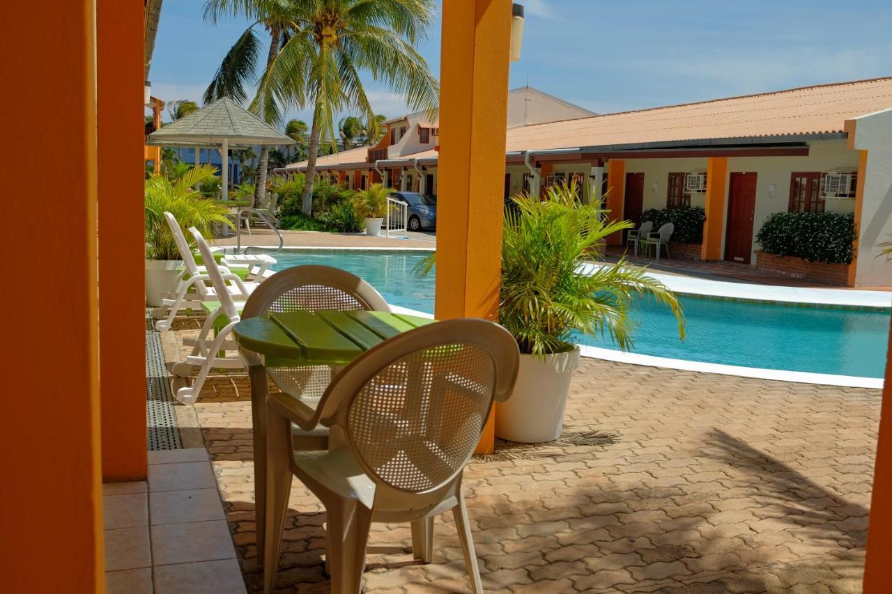 Aruba Quality Apartments & Suites Palm Beach Exteriör bild